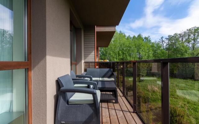 Sea Whisper Apartment, By Cohost