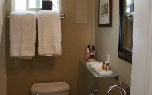 Suite Amour Hobby Farm and B & B