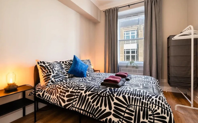 2 Bed Flat - Town Centre