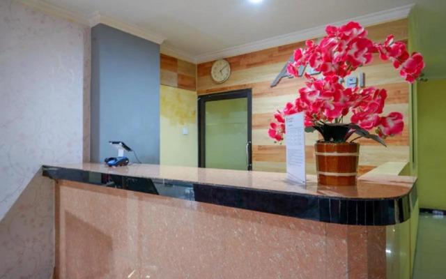 RedDoorz near Citraland Waterpark Kendari