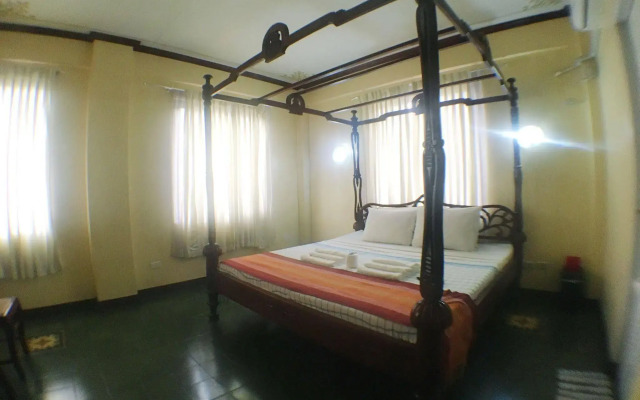Casa Rica Hotel