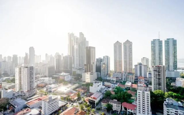 w Majestic 1BR w Beautiful View in Calle 50