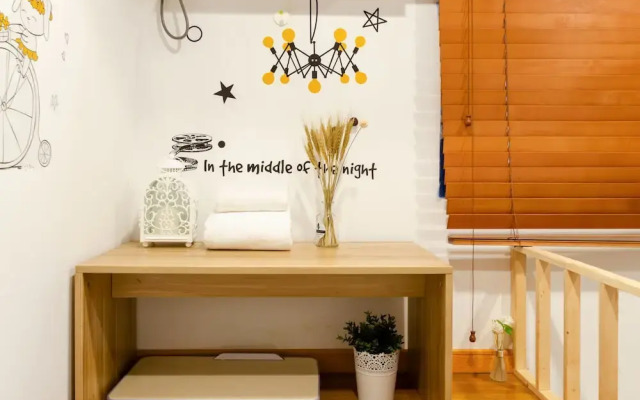 Hard Candy Apartment No.8