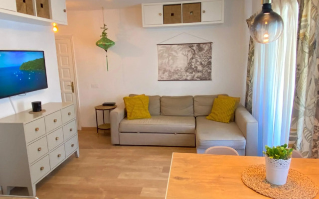 Cozy Urban Escape 1BR Near Tenerife South Airport