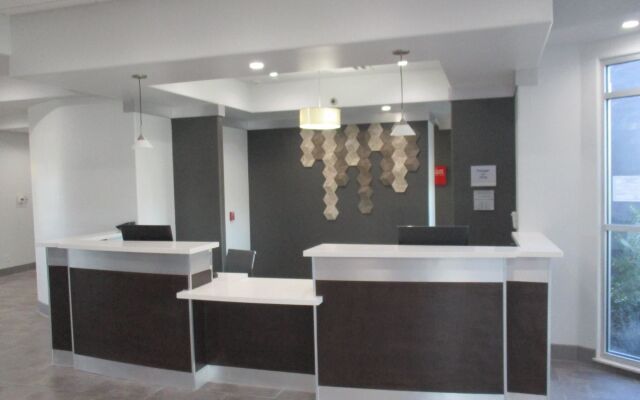 Best Western Plus Roland Inn & Suites