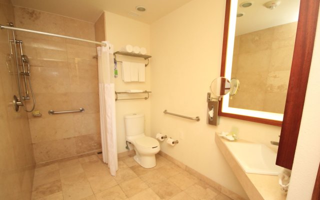 Holiday Inn Huatulco by IHG