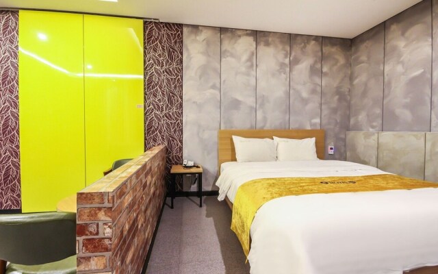 Jeonju Sinsigaji Hotel Pop