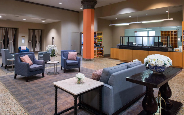 Grand Eastonian Hotel & Suites