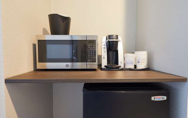 Best Western Plus Bourbonnais Hotel & Suites