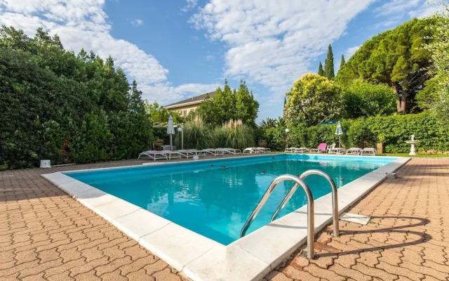 Gorgeous Apartment in Loano With Swimming Pool