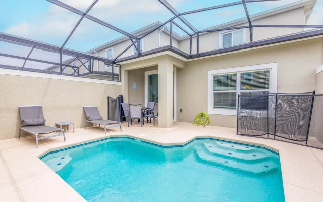 Tvpm-4263pd/sl 5 Bedroom Townhouse by RedAwning