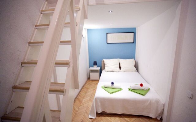 Budapest Easy Flats - Opera Apartments