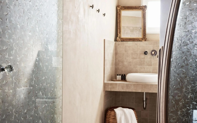 Emporikon Athens Hotel