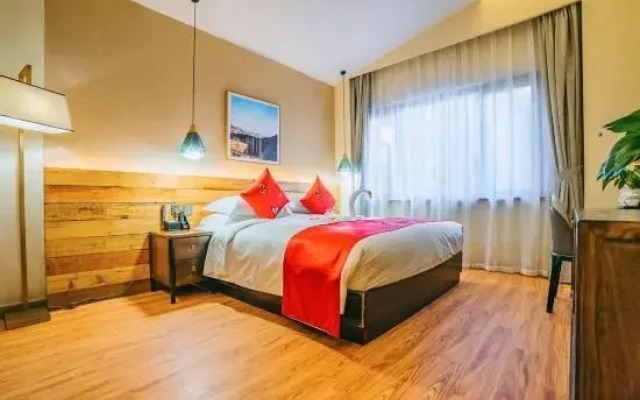 Golden Yan‘an  Jianshan Hostel