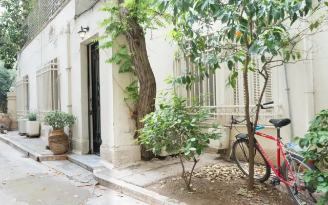 Secret Garden, 3br, Cozy and Quiet Athens Gem