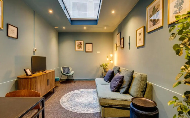Zen Apartment
