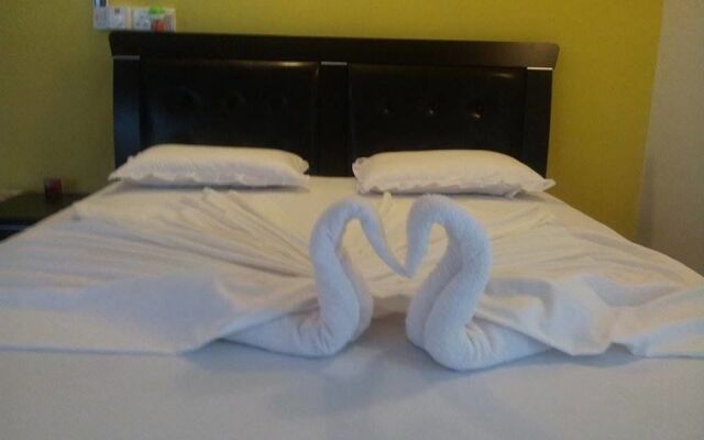 Yala Hotel River Front