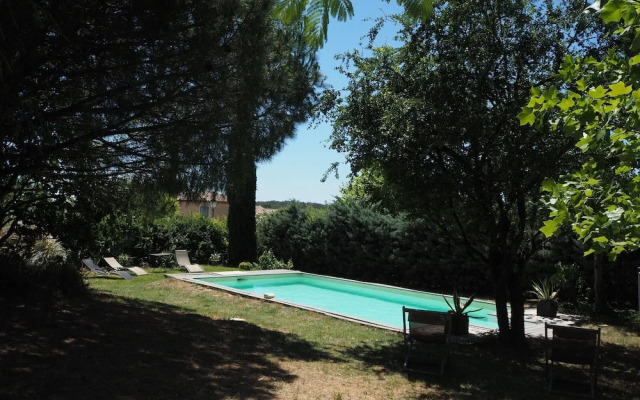 Cozy Vacation House With Pool, Vernegues