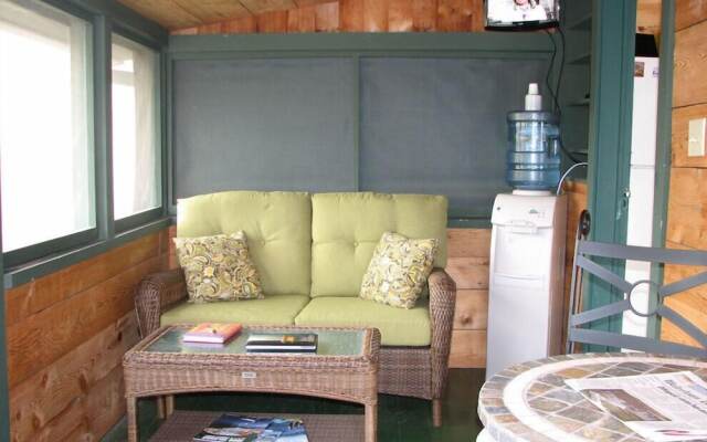 Wooden Boat Inn
