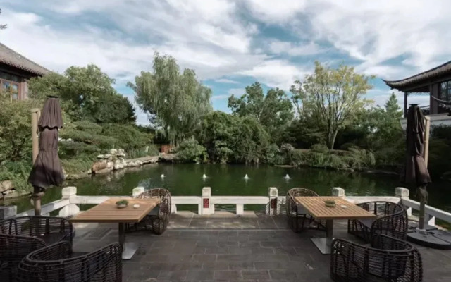 Deqing Shenghua Lakeside  SSAW Garden Hotel