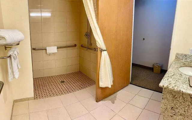 Quality Inn & Suites Wilsonville