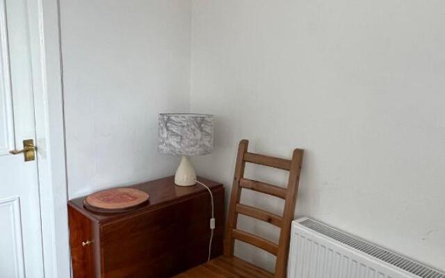 Stylish 2nd Floor Georgian 1 Bedroom Apartment