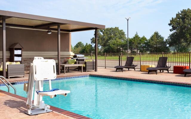 Holiday Inn Express Inn & Suites Searcy by IHG
