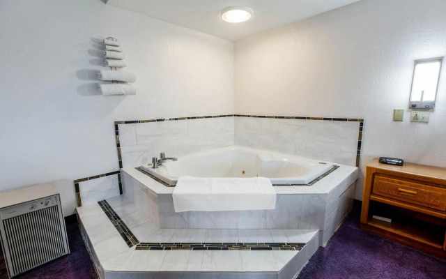 OYO Hotel Chesaning Route 52 & Hwy 57