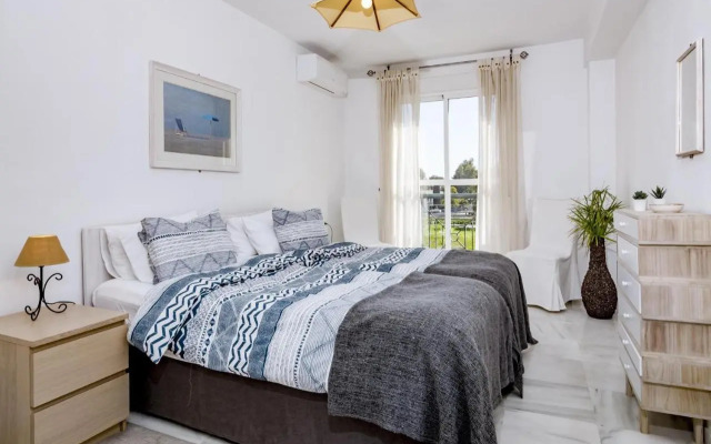LCR4- Large 3 bed apt close to beaches
