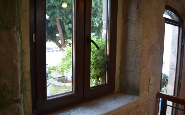 Venetian Cistern Villa