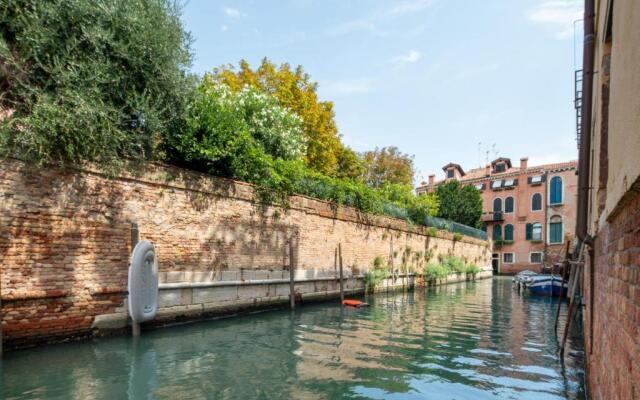 Ve.N.I.Ce Cera Remer Suite