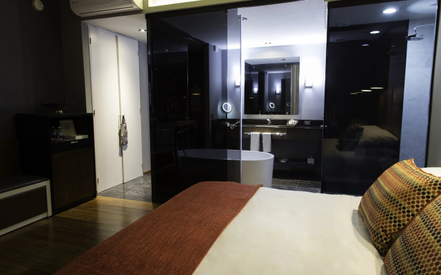 Hotel Love It CAS Consulate