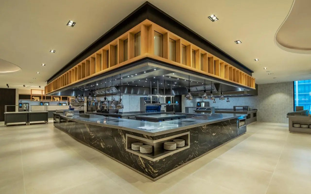 Отель Van der Valk Schiphol A4