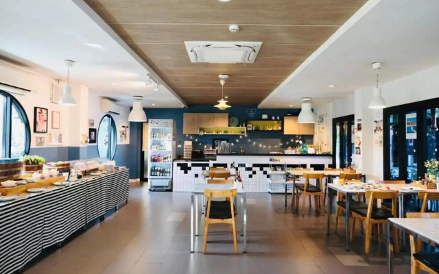 The Galla Hotel