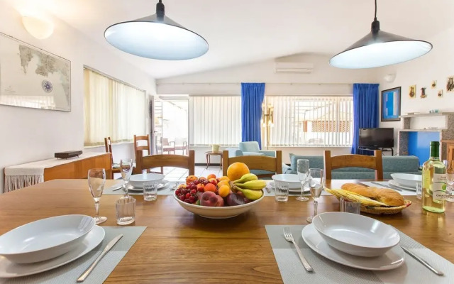 Alghero, Lighthouse Penthouse with sea view and beach front