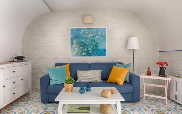 Lovely apartment near via dei Mille - Chiaia area
