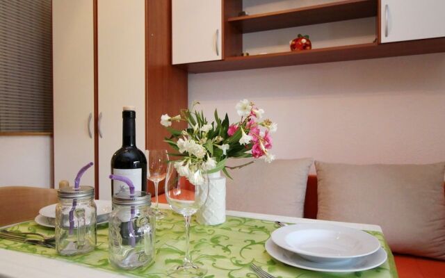 Apartment Happy
