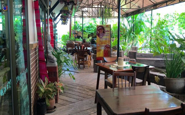 Rayong Lanna Hotel