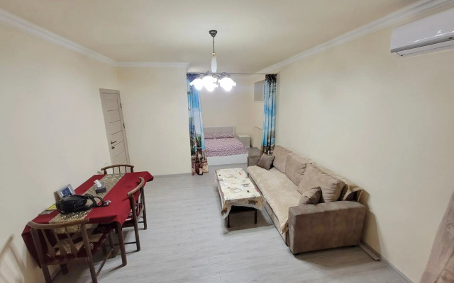 Sunny Apartment close to Erebuni mall
