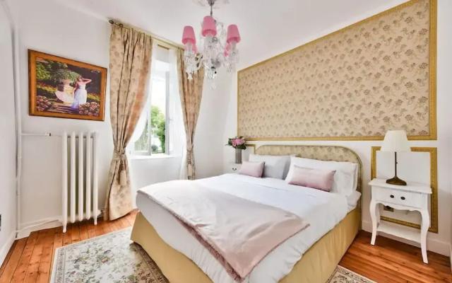 Noble Luxury Residence in the Heart of Paris
