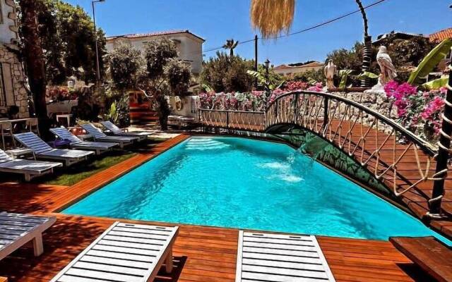 B House Alacati Adult Only