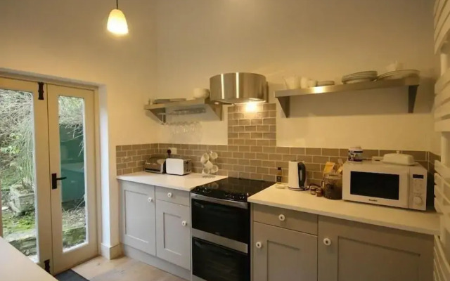 Claypot Cottage, Cirencester