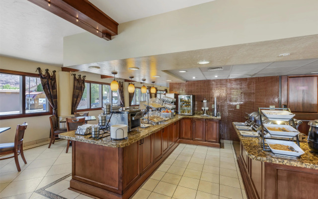 Best Western Plus Greenwell Inn