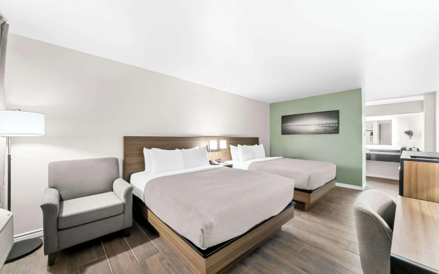 Quality Inn & Suites Port Lavaca near Lighthouse Beach