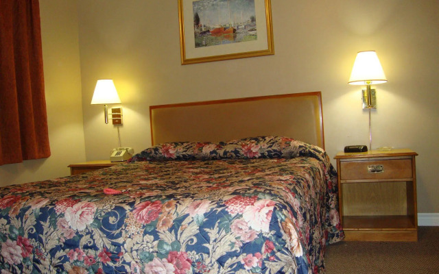 Royal Napanee Inn