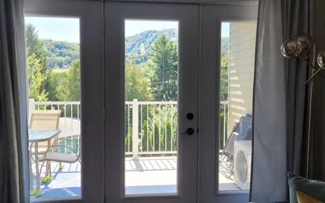 Champlain Condo 202