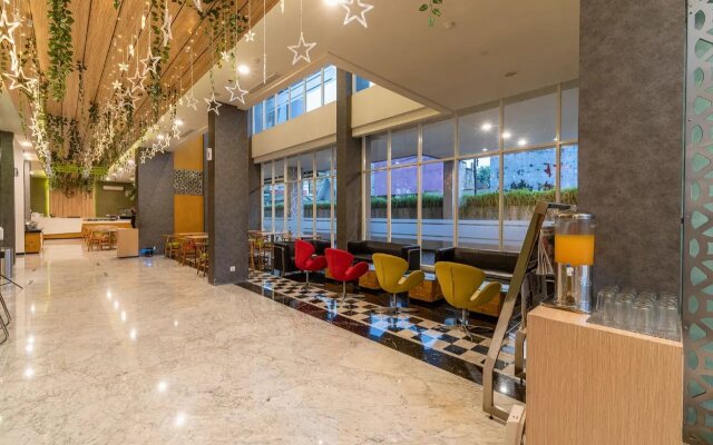 Ascent Hotel and Cafe