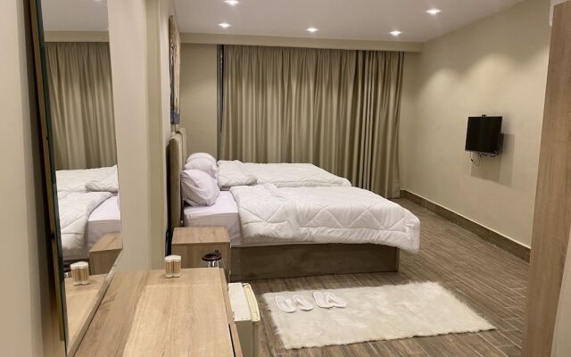 King of Pharaohs Pyramids View