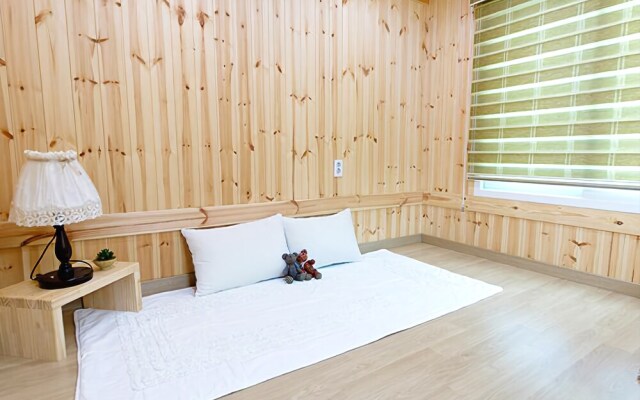 Uljin Geoil-ri Pension