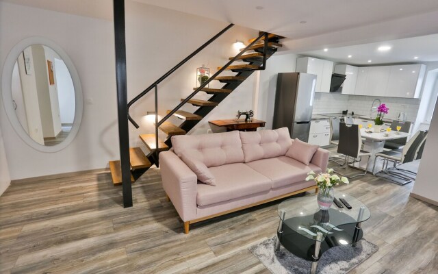 Impeccable 3-bed Apartment in Split